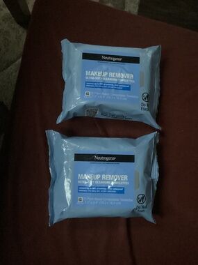 Neutrogena Makeup Remover Ultra-Soft Cleansing Towelettes bundle